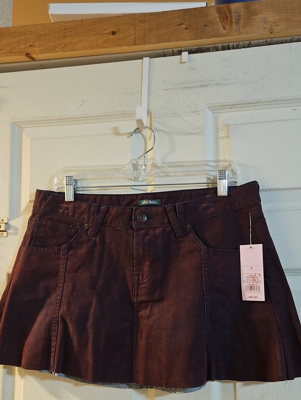 WILD FABLE BURGUNDY MINI SKIRT: NEW WITH TAGS: SIZE 8